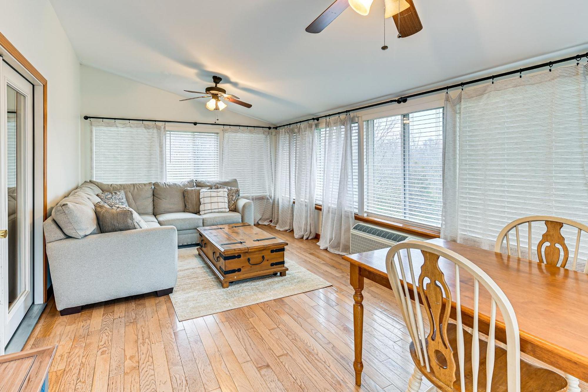Villa Williamstown Gem With Private Pool And Hot Tub! Extérieur photo