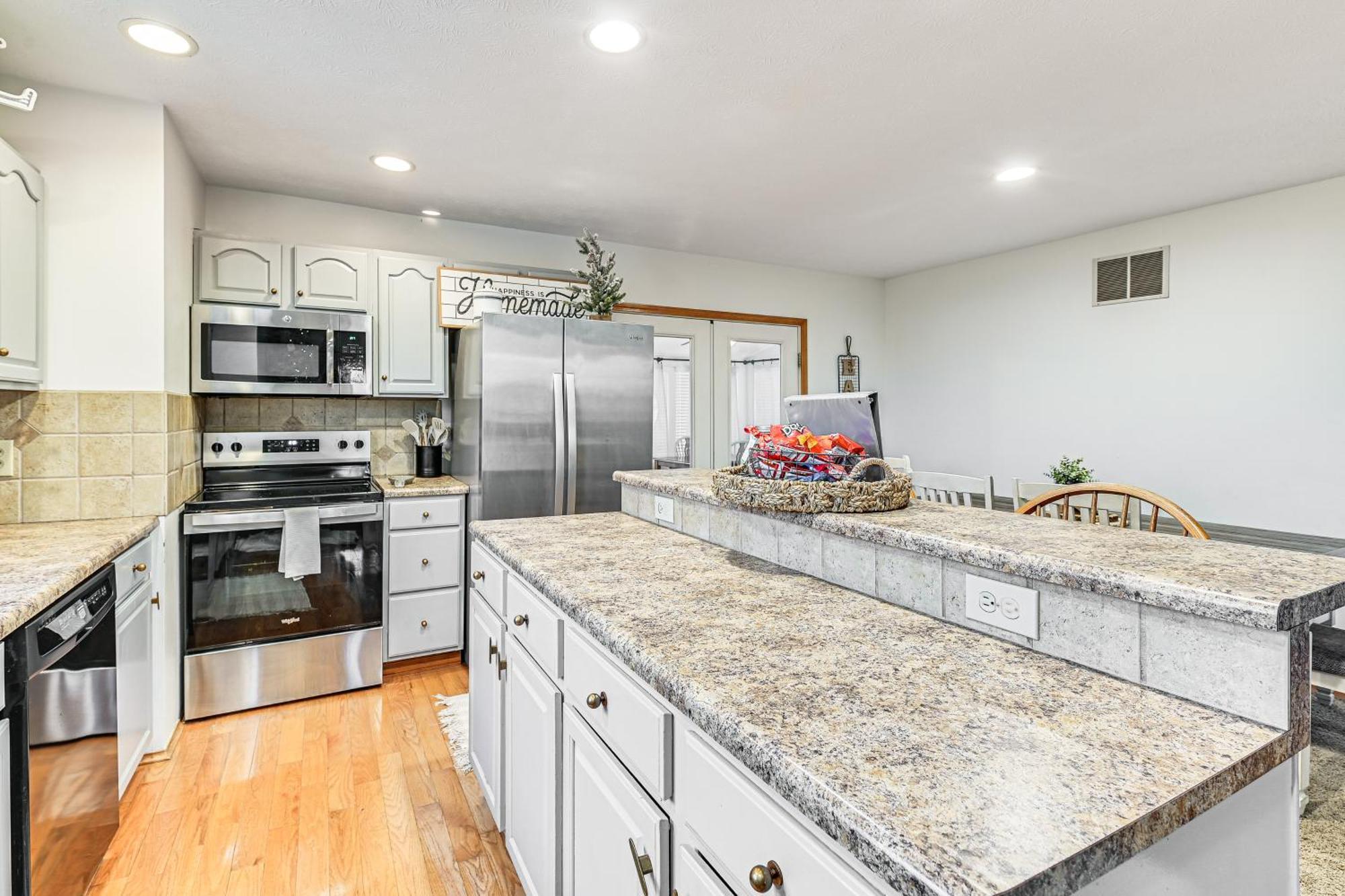 Villa Williamstown Gem With Private Pool And Hot Tub! Extérieur photo