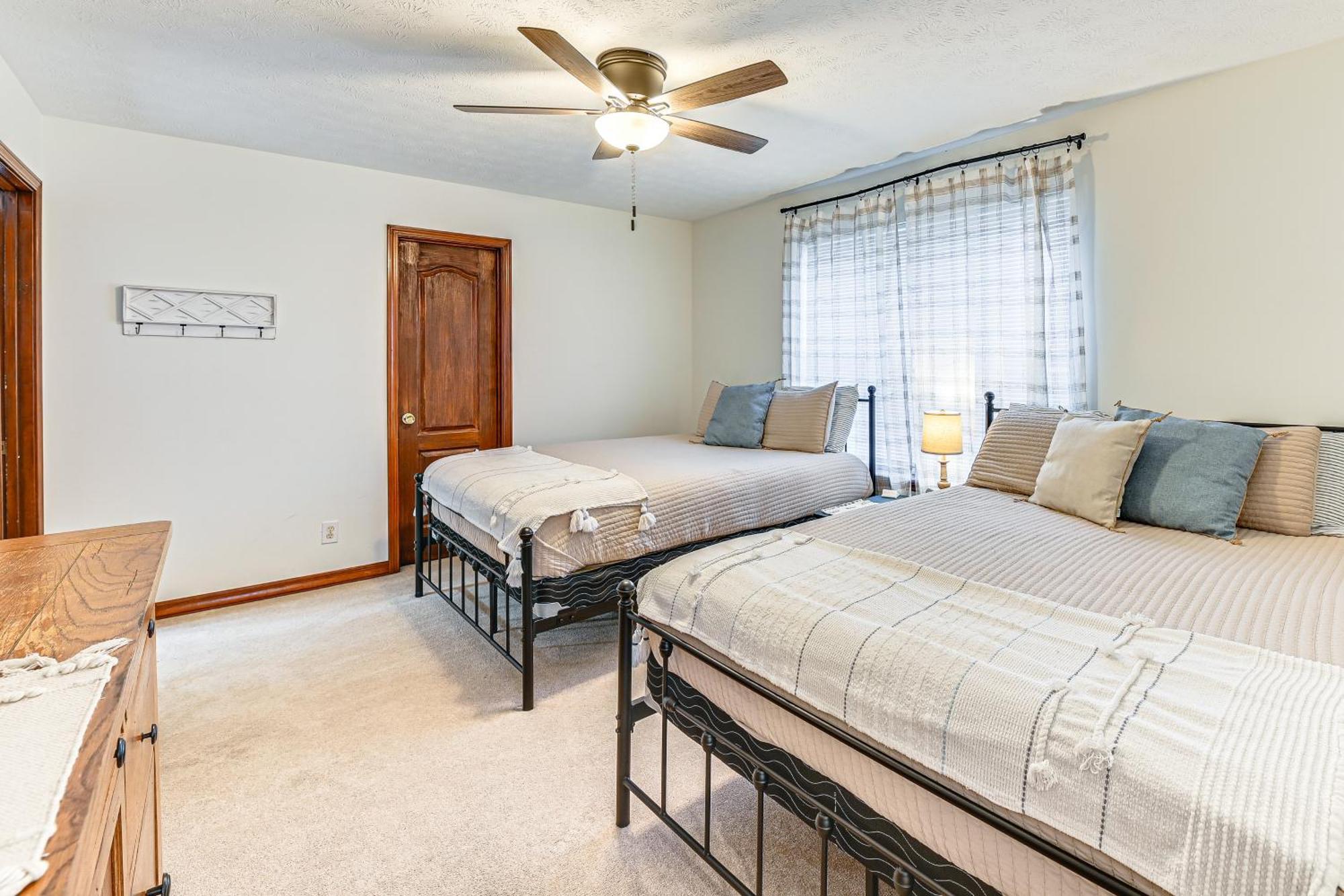 Villa Williamstown Gem With Private Pool And Hot Tub! Extérieur photo
