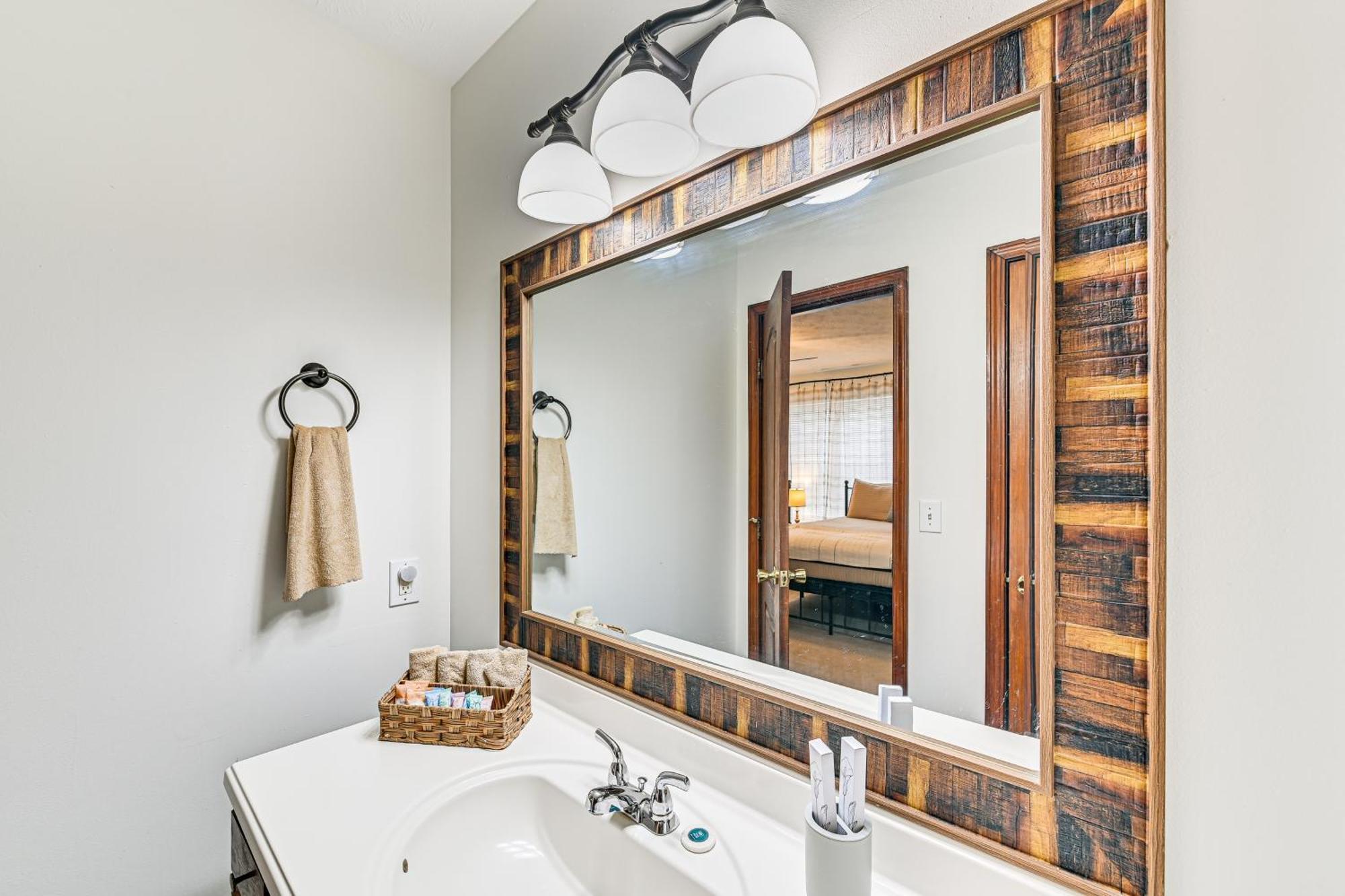 Villa Williamstown Gem With Private Pool And Hot Tub! Extérieur photo